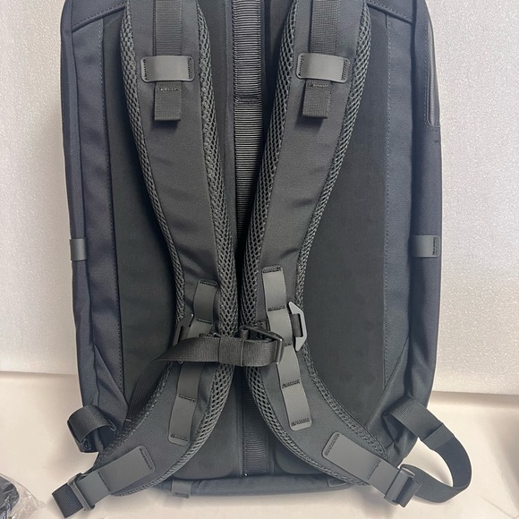 Black Ember Citadel R3 (25L) Backpack Business Bag - Picture 2 of 2